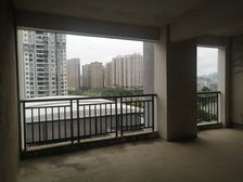 公务员小区 4室2厅 一厨两卫大入户花园观湖观景房