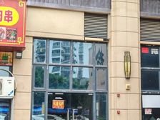 天健城临街旺铺出租 58平层高5米 月租4700押一付三