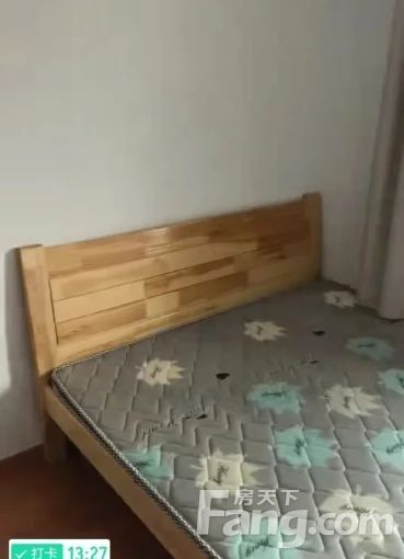 ½Äþ²í·¿ÚÁúÎ÷ÐÂÔ¢ 3ÊÒ2Ìü 105©O 3700Ôª/ÔÂ