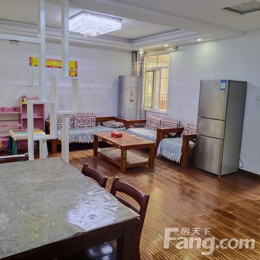 ·Ê¶«µê²ºÕò±±ÉçÇø 2ÊÒ2Ìü 93©O 900Ôª/ÔÂ