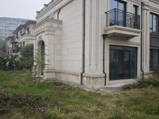 两江新区 新江与城天越 5室2厅 422.05㎡ 750万