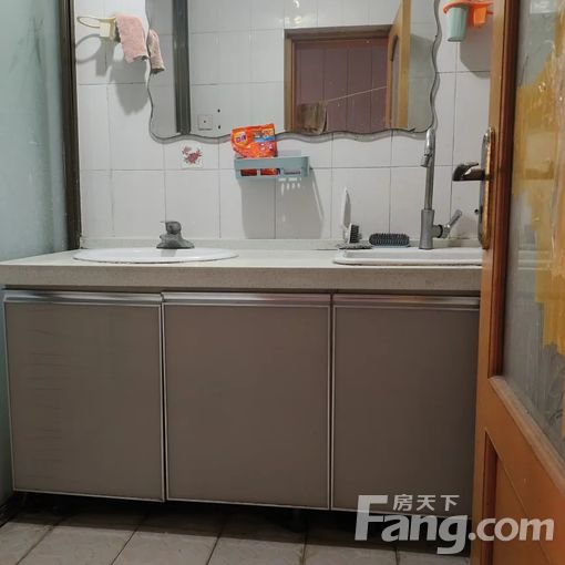 路北凤凰新城蓝天楼小区127平方米 3室2厅1卫