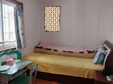 含山鼓楼现代城四室两厅两卫,房主亏卖。