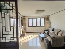 临淄师苑小区二期136平精装?30平南向大车库?2车位双遄台