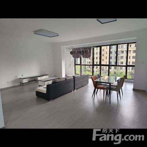 丰南新区禹洲嘉誉瀞湖136.55平方米 4室2厅1卫