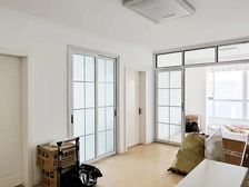 3室1厅精装 送车位地下室 朝南 双阳台 有电梯 公交直达京