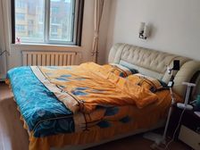 开发区 东居里 4室2厅