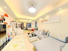 凤凰城凤天苑 3室2厅 满五送车位,有充电桩,舒适安全,急出