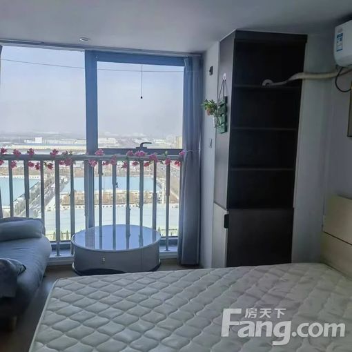 裕昌国际金融中心合租房,独立阳台卫浴,随时入住