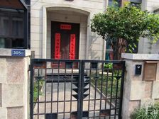 天俊华府上叠别墅 精装 303平米 有车位院子电梯