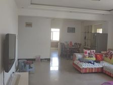 四室两厅,新房出售,附近有小学,初中,免费停车位