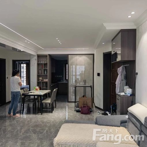 香坊亚麻厂四季上东124平方米 2室1厅1卫