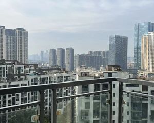 首创爱这城 地铁口,双卫 近学校,中楼层。南北通透,房东直卖