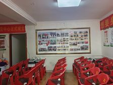 绿梦广场南北通透200平米的四居室,业主诚售仅60万