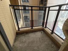 石碣 卓越弥敦道 3室2厅 97.82㎡ 110万。