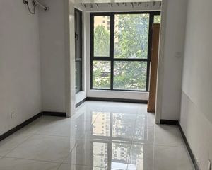 B8南向两居 106平精装房