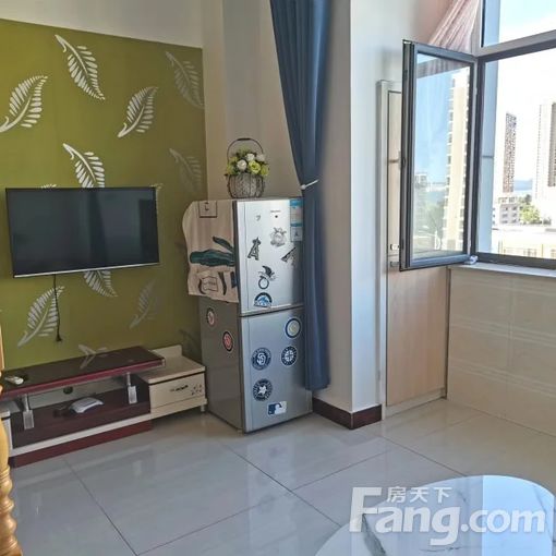 环翠区竹岛大润发青岛北路69 2室1厅 75㎡ 1550元/