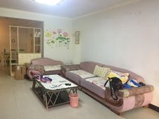 新城 奈伦公寓 4室两厅两卫,1楼带小院。