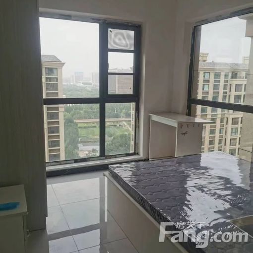 雅居乐春森湖畔3室2厅 南北通透首次出租 1000元/月