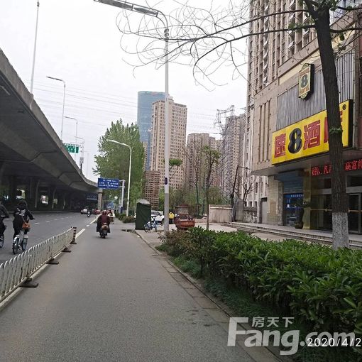 ºÏ×â:´ÎÎԺϷʰ²Á¸³ÇÊй㳡23¶°Ò»µ¥Ôª 3ÊÒ1Ìü 95