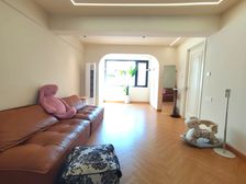 长宁 兆仪大厦 5室4厅 217.58㎡ 930万