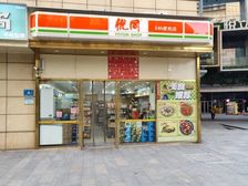 聚隆广场临街旺铺出租 86 平空间灵活实用