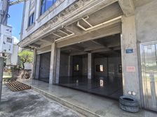 临街旺铺120平 12米宽门面 月租1800元