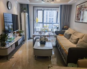 临近中小学 次新小区 医院商场配套完善 北边8号线交通便利