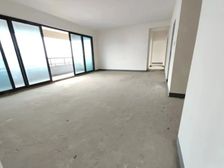 蓝光公园学府 4室2厅 清水 送车位 50万