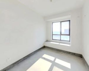 房主直卖,南向三居高楼层视野超棒,泰悦盛景97平仅58