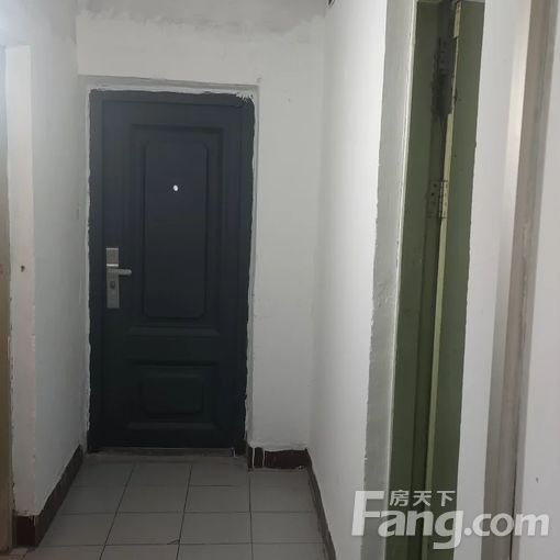 ¹Ü³Ç¤º£Æû³µÕ¾Â¤¶«Ð¡Çø 1ÊÒ1Ìü 45©O 900Ôª/ÔÂ