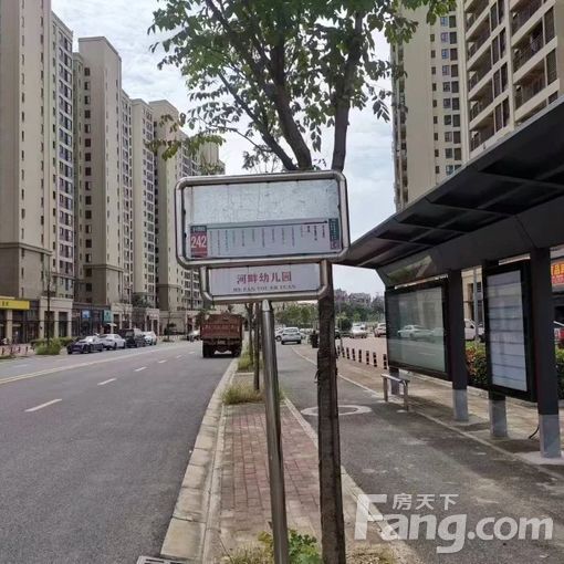 汉南绿地城南岛太白湖畔B 4室2厅 130㎡ 1300元/月