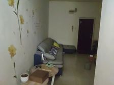 房子是5 1跃层的,无贷款,学位无占用,房东自己直卖。