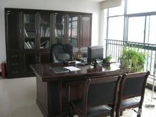 太湖中路120平写字楼 万达商圈5层现房