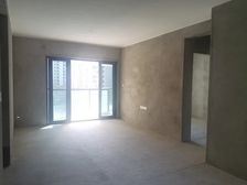 金科美院,92.5平,泸高附小学区,坐北朝南,正望通中庭。