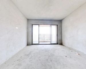 高明 中恒广场 4室1厅 116.73㎡ 56.80万