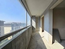 岱岳 江南里 4室2厅 139.81㎡ 96万
