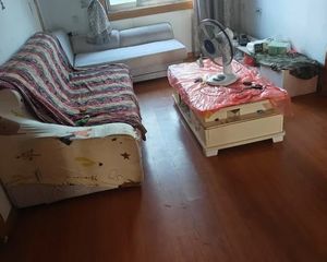 兴国路南向两居室 65平仅售17.5万