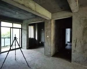 碧水庭园 3室2厅 139.00㎡ 79万
