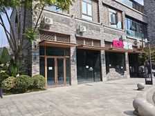 临街门面200平,面宽8米层高7米,适合多种经营