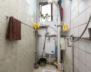 钢管厂五区宿舍 1室1厅 42.00㎡ 48万 标准套一户型