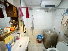 南向一居室,采光好,天然气,热水器供暖好,冬暖夏凉,总价42