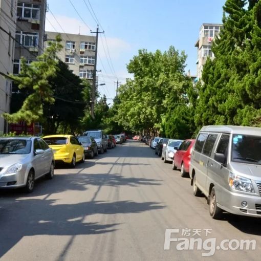 市南八大湖洪泽湖路小区 3室1厅 83㎡ 2800元/月