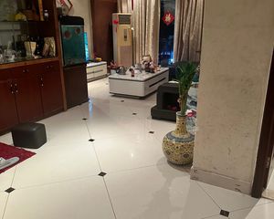 南北通透两居室,亚太新城好房急售
