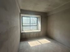 欣河苑南北通透四居室,136平仅售26.8万