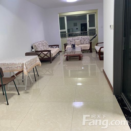 张店区火车站荣园114平方米 3室2厅1卫