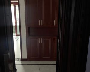 高新 天润清颐阁 3室2厅精装未住带车位中央空调