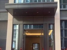 绿地华隆金座2号楼一楼正对大堂