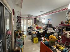 威廉一期,次顶楼面花园,前排无遮,诚意出售