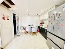 好房急售!地铁口 100 米,104 平米复式美宅。南北朝向